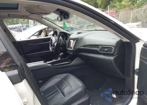 2017 Maserati Levante z USA, uszkodzony, nr VIN ZN661XUSXHX254425